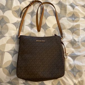 Michael Kors Jet Set Travel Large Messenger Bag NWT